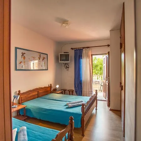 Anita 3*