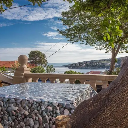 Anita Πανσιόν